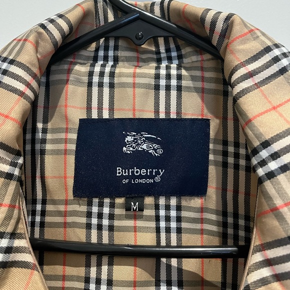 ✨SOLD✨ - Burberry Trench Coat - Picture 4 of 6